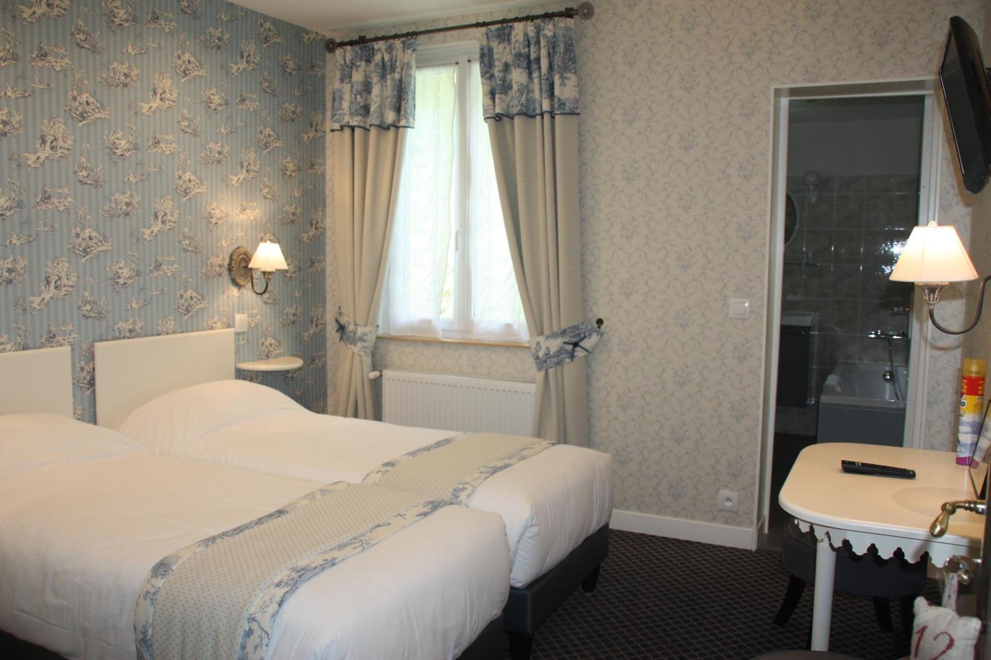 L'Auberge du Port des Roches Luche-Pringe Zimmer foto
