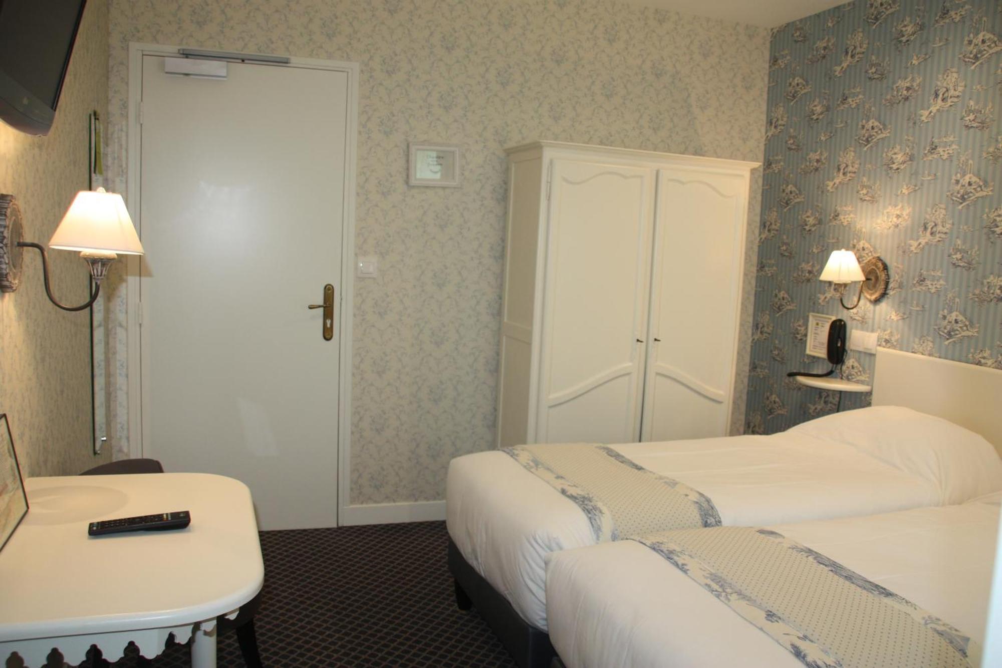 L'Auberge du Port des Roches Luche-Pringe Zimmer foto
